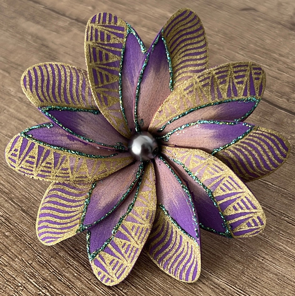 Fleur motif doré