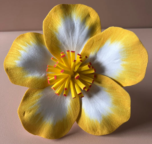 Fleur Hibiscus Artisanale – Dégradé de Jaune sur Tige (Ø 10,2 cm)